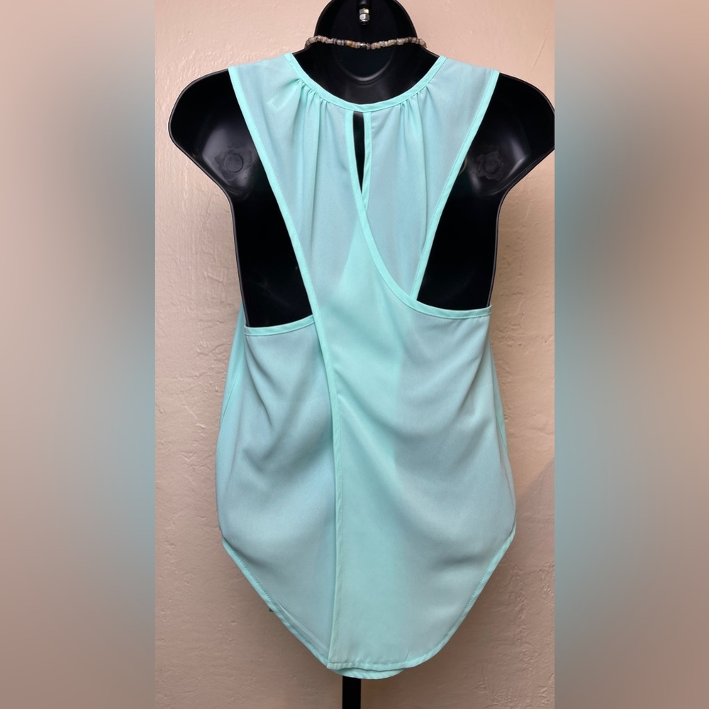 ALI & KRIS Mint Green Crisscross Back Blouse - Small - Picture 3 of 8